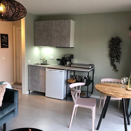 B&B Snurk Stiens, Fijn Verblijf Aan Open Vaarwater Екстер'єр фото