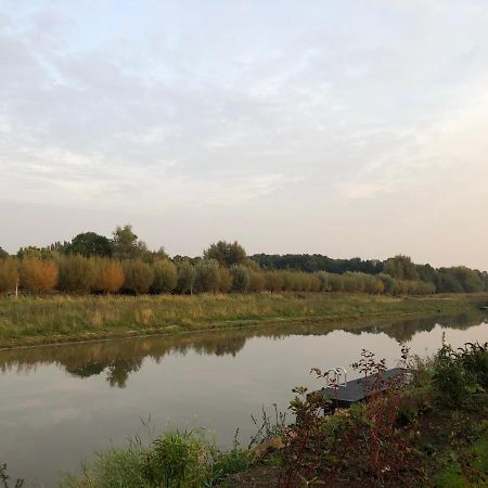 B&B Snurk Stiens, Fijn Verblijf Aan Open Vaarwater Екстер'єр фото