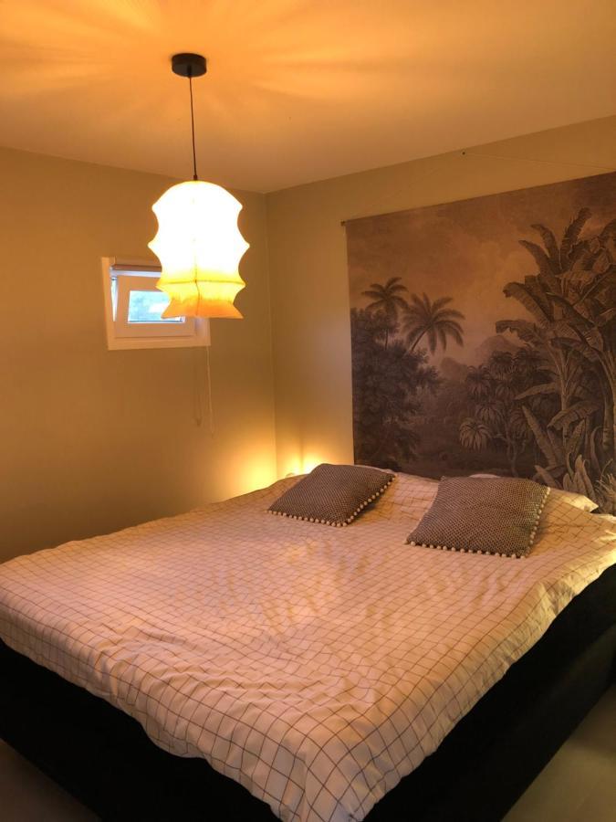 B&B Snurk Stiens, Fijn Verblijf Aan Open Vaarwater Екстер'єр фото
