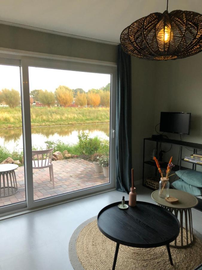 B&B Snurk Stiens, Fijn Verblijf Aan Open Vaarwater Екстер'єр фото