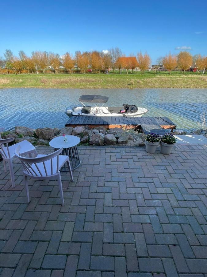 B&B Snurk Stiens, Fijn Verblijf Aan Open Vaarwater Екстер'єр фото